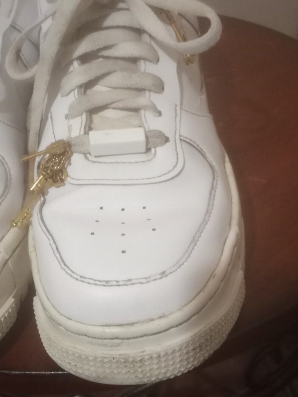 Nike Air Force 1 Pixel Womens Size 8 White Lifestyle Sneakers Gold Chain Key - Picture 9 of 14